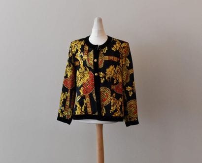 MARIE CLEMENCE. Veste droite forme bomber...