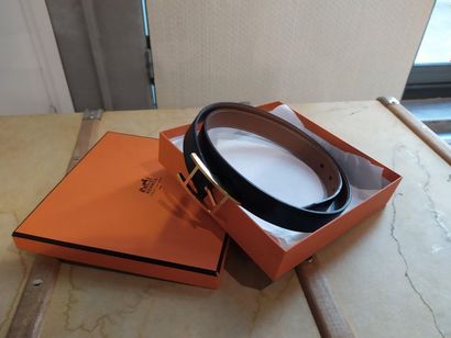 HERMES. Ceinture en cuir noir. Etat neuf....