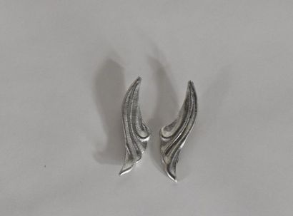 Thierry MUGLER. Paire de boucles d’oreilles,...