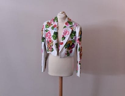Christian LACROIX. Etiquette orange prêt...