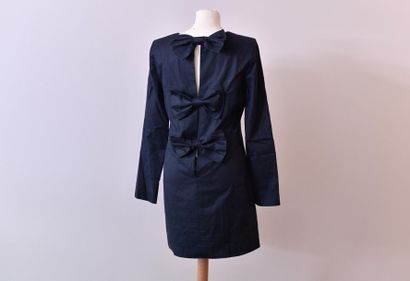 CHLOE. Robe en toile de coton noire, manches...