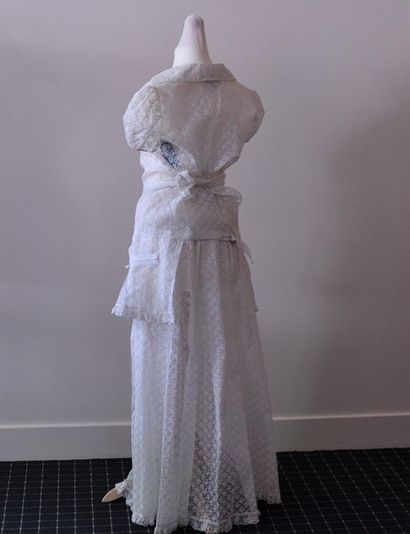 John GALLIANO. Robe de mariée en broderie...