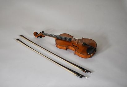 Violin 3/4 Mirecourt XXth century.

Fairly...