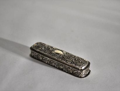 RECTIFICATIVE // Silver plated embossed metal...