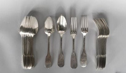 Eleven plain silver cutlery, the spatula...
