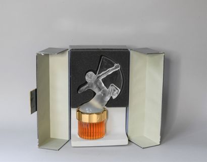 LALIQUE. 

Crystal perfume bottle for men:...