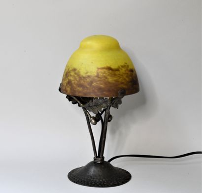 DEGUE. Yellow marbled glass lamp with chocolate...