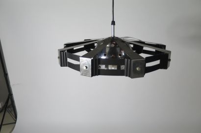 Suspension type spaceship in chromed metal...