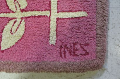 
IInès de la Fressange.

Large wool carpet...
