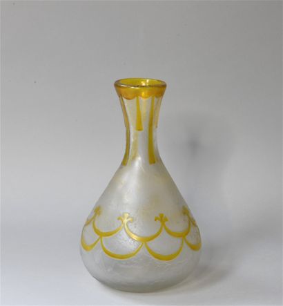 LEGRAS. 

Vase in frosted glass double layer...