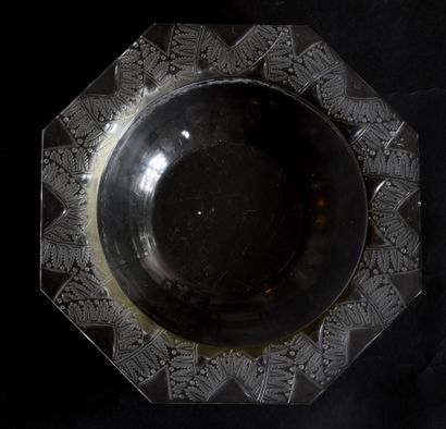 
LALIQUE.

Cup 