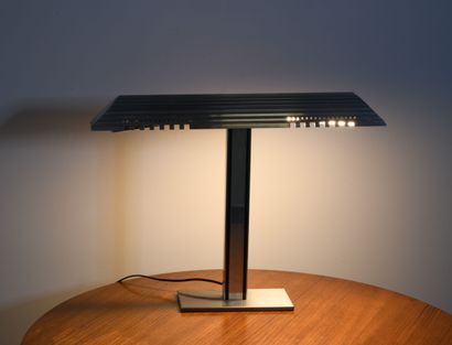 Chromed steel fluted desk lamp.

H: 45.5...