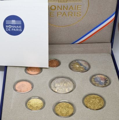 Monnaie de Paris. Coffret rassemblant un...