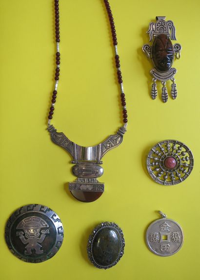 Lot of ethnic jewelry in silver and silver...