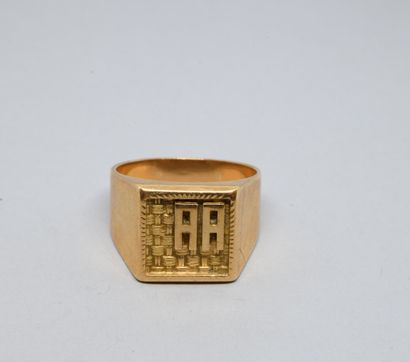 Important signet ring in yellow gold 750‰,...