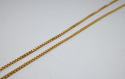 Yellow gold 750‰ chain, square section mesh...