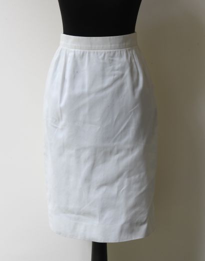 Yves SAINT-LAURENT Variation. White cotton...