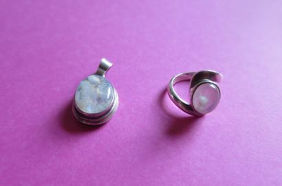 Demi-parure en argent comprenant pendentif...