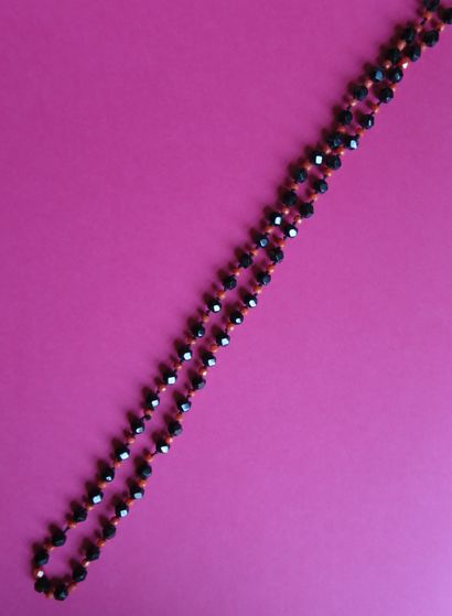 Collier alterné de perles de jais et perles...