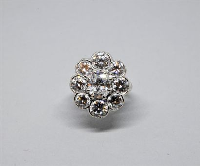 Ring marguerite decorated with modern diamonds,...