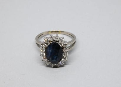 Ring marguerite out of white gold 750 thousandths...