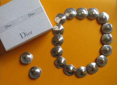 Christian DIOR. Demi-parure en argent comprenant...