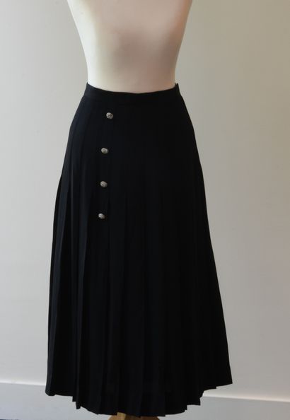 GIVENCHY, Boutique. Pleated skirt in black...