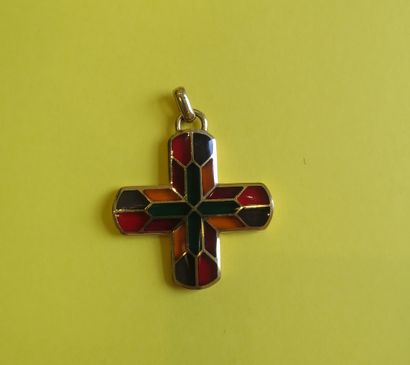 Croix en métal doré et verre coloré

H avec...