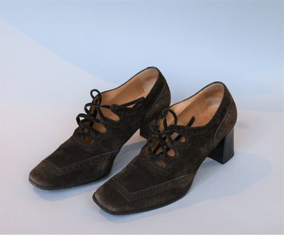 HERMES, Paris. Pair of brown nubuck Richelieu...
