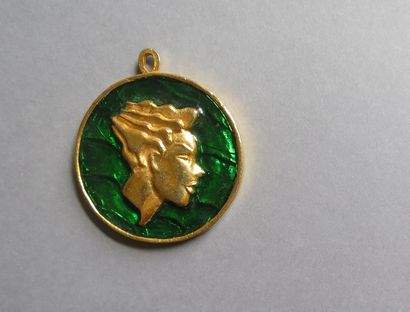 Thierry MUGLER. Medallion without chain in...