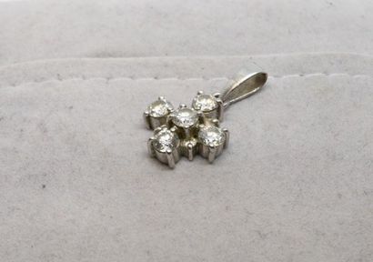 Pendentif en forme de croix en platine 850‰...