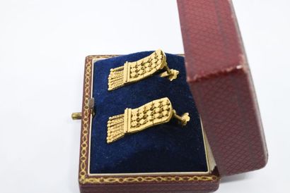 
Paire de pendants d'oreille en or. 




Poids...