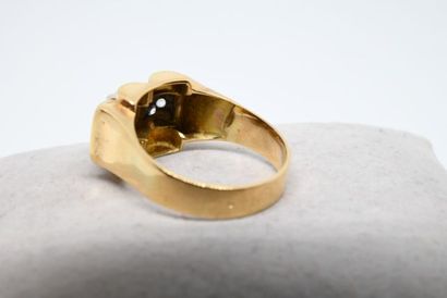 Bague tank des années 1940, monture en or...