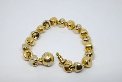 Bracelet maille fantaisie deux tons d'or...