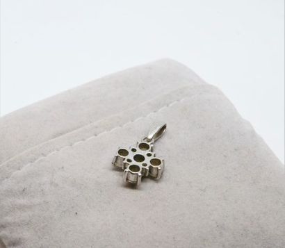 Pendentif en forme de croix en platine 850‰...
