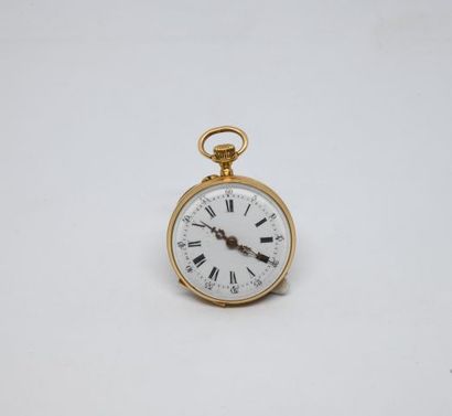 Montre de col en or 750‰, la cuvette guillochée...