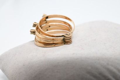 Bague de Harem composée de 5 anneaux ciselés,...
