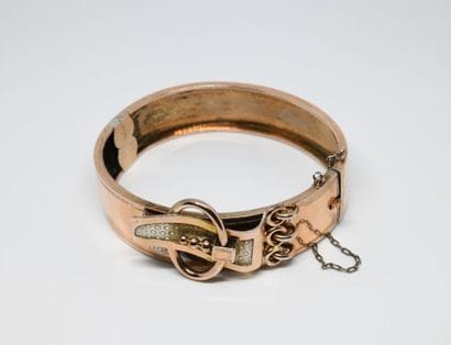 Bracelet jonc ouvrant ancien en argent vermeillée...