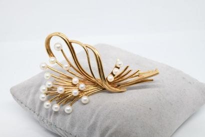 Broche gerbe en or jaune 750‰ et perles de...