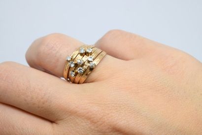 Bague de Harem composée de 5 anneaux ciselés,...