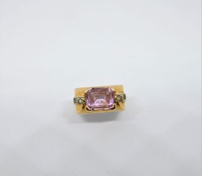 Bague années 1940 or jaune 750‰ (18K), épaulement...