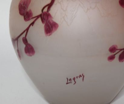 
LEGRAS. Vase ovoïde en verre peint à décor...