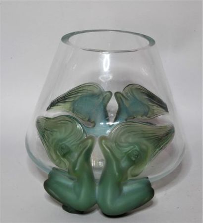 
LALIQUE, France. Coupe modèle Antinéa en...