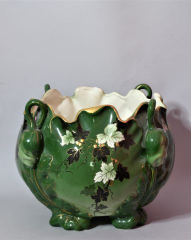 LUNEVILLE. Large pot in green earthenware...