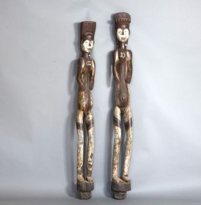 GABON 

Paire de poteaux en bois sculpté...