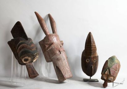 NIGERIA 

Ensemble de quatre masques en bois...