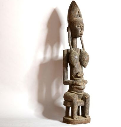MALI 

Maternité en bois dur à patine grise

XXe,...