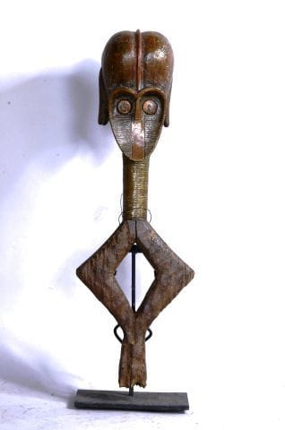 GABON 

Reliquaire en bois, cuivre et laiton

XXe,...