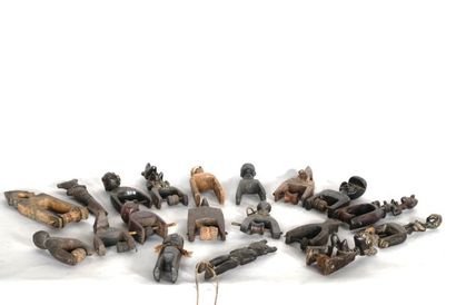 COTE D'IVOIRE 

Lot de 17 poulies et 2 sifflets...
