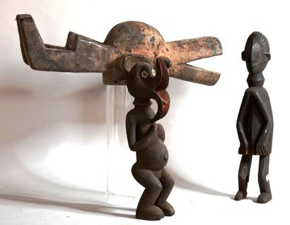 NIGERIA 

 Deux statues l'une de style CHAMBA,...